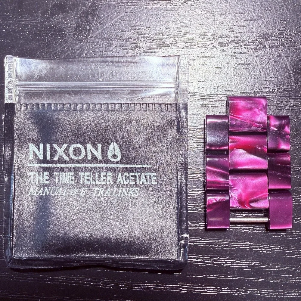 Nixon time teller